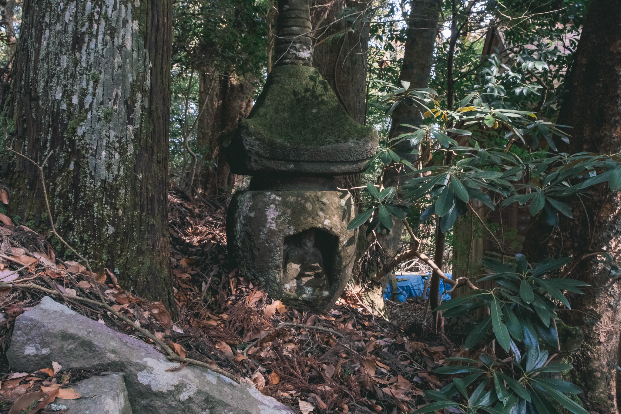 頼源供養塔