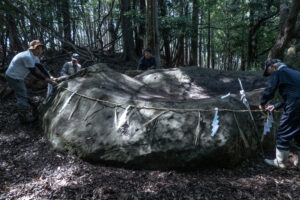 大富神社 飛地境内「船石」定期整備同行レポート