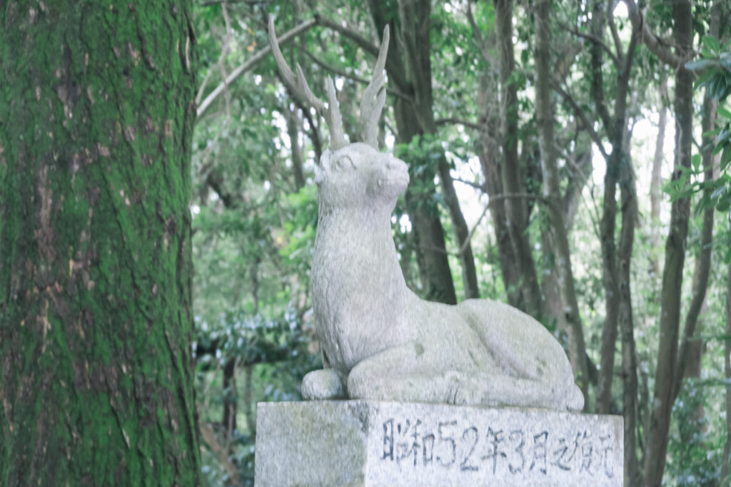 豊前市 厳島神社 狛鹿(雄)