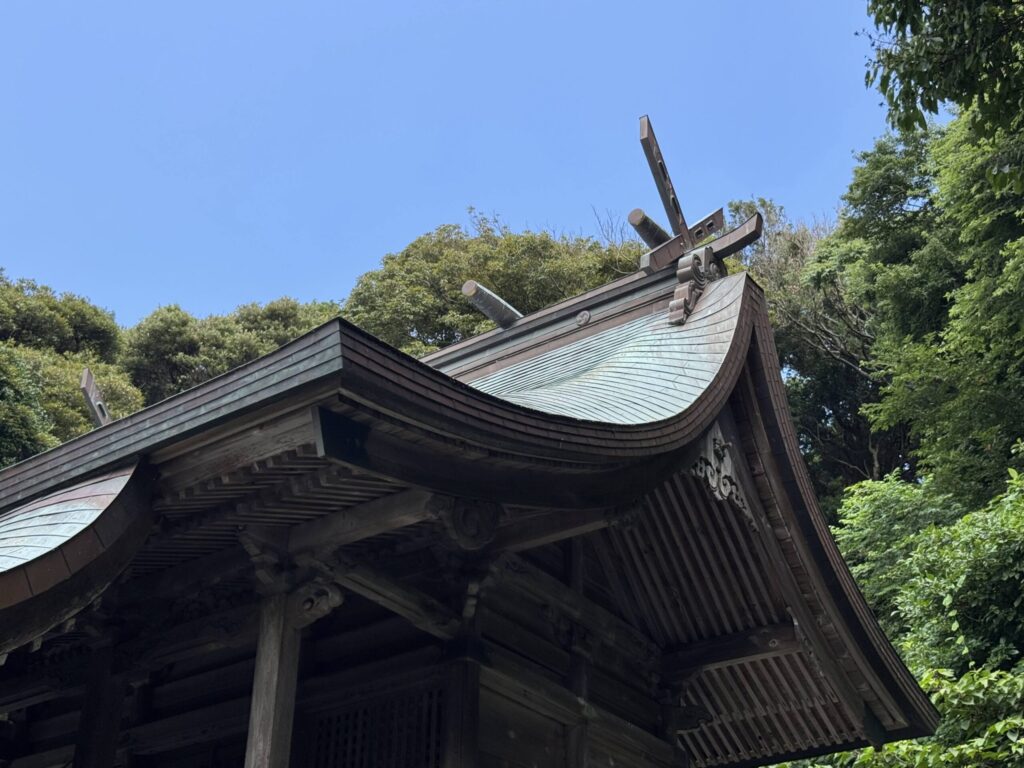 【現地確認】宗像五社のひとつ、武内宿禰を祀る「織幡神社」で見つけた「右三つ巴紋」