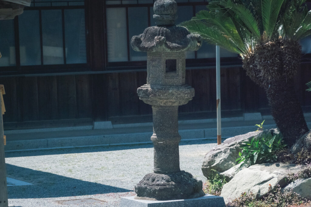 宮地嶽神社 春日灯篭