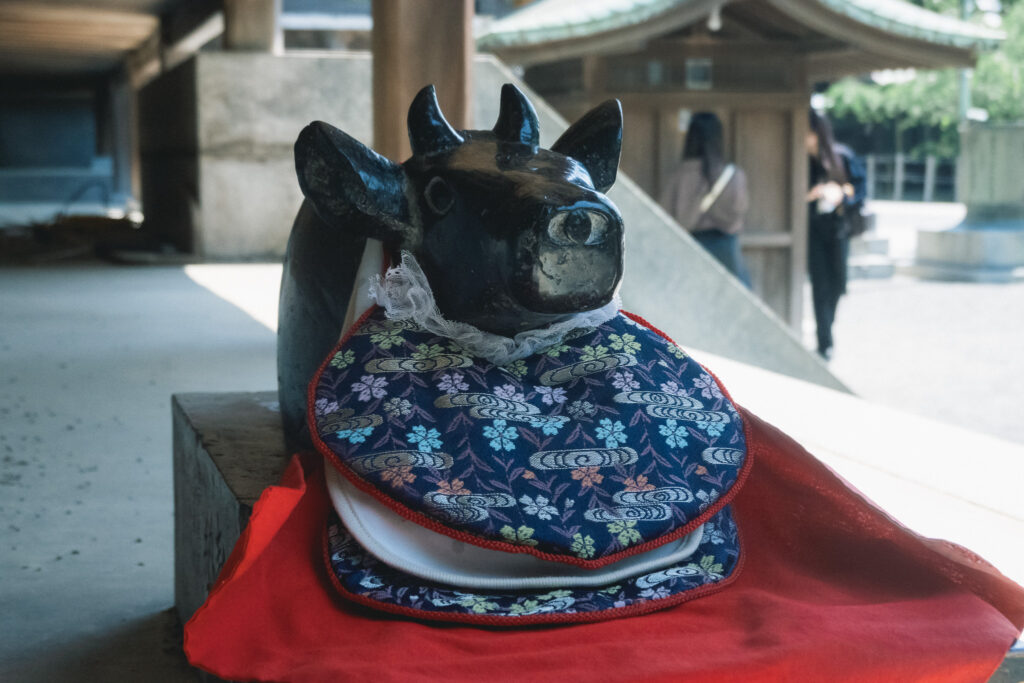 宮地嶽神社 牛の像