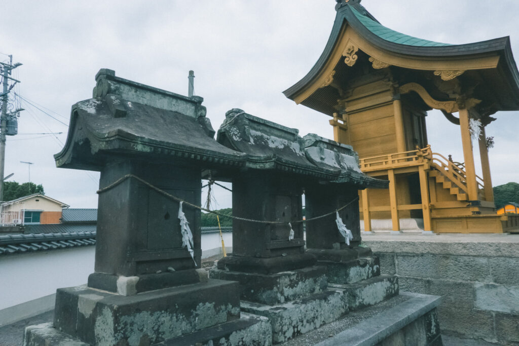 郡瀬神社 石祠