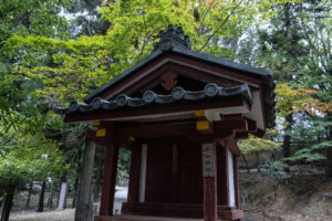 奈良・東大寺の鎮守「手向山八幡宮」の白山神社