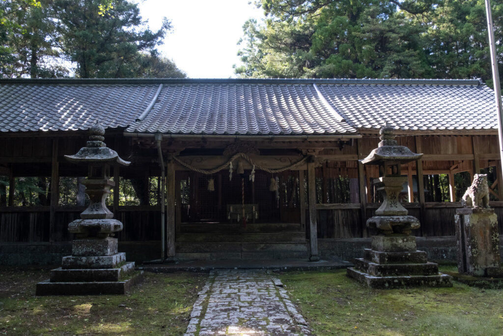 田染二宮八幡神社、山中で見つけたもの