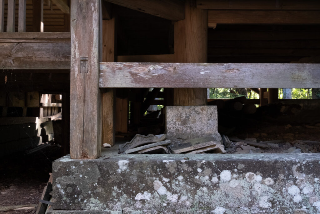 田染二宮八幡神社、山中で見つけたもの